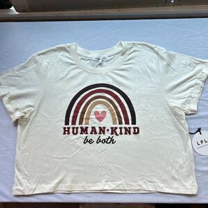 LOVE PEACE & LAZY DAYS| Cropped Tee size L   NWT.      B1